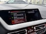 BMW 1-Serie 118i 136PK 'F1'EDITION : REDBULL-VOL LEER/LED/ APPCARPLAY/NAVI/P-CAM/CLIMA/STOEL-STUUR VERW./2XPDC/HIFI/NL AUTO/KM = NAP
