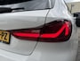 BMW 1-Serie 118i 136PK 'F1'EDITION : REDBULL-VOL LEER/LED/ APPCARPLAY/NAVI/P-CAM/CLIMA/STOEL-STUUR VERW./2XPDC/HIFI/NL AUTO/KM = NAP