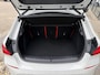 BMW 1-Serie 118i 136PK 'F1'EDITION : REDBULL-VOL LEER/LED/ APPCARPLAY/NAVI/P-CAM/CLIMA/STOEL-STUUR VERW./2XPDC/HIFI/NL AUTO/KM = NAP
