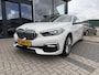 BMW 1-Serie 118i 136PK 'F1'EDITION : REDBULL-VOL LEER/LED/ APPCARPLAY/NAVI/P-CAM/CLIMA/STOEL-STUUR VERW./2XPDC/HIFI/NL AUTO/KM = NAP