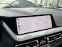 BMW 1-Serie 118i 136PK 'F1'EDITION : REDBULL-VOL LEER/LED/ APPCARPLAY/NAVI/P-CAM/CLIMA/STOEL-STUUR VERW./2XPDC/HIFI/NL AUTO/KM = NAP