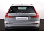Volvo V60 T6 Recharge AWD Essential - IntelliSafe Assist - Parkeercamera achter - Verwarmde voorstoelen, stuur & achterbank - Parkeersensoren voor & achter - Extra getint glas - 18' LMV