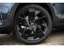 Volvo EX40 Single Motor Ext. Range Ultra Black Edition | Europa | Harman Kardon audio | 20" | Schuif-/kanteldak | Getint Glas | Elektrische stoelverstelling | Nubuck bekleding | Adaptive Cruise Control | Dodehoekdetectie |