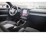 Volvo EX40 Single Motor Ext. Range Ultra Black Edition | Europa | Harman Kardon audio | 20" | Schuif-/kanteldak | Getint Glas | Elektrische stoelverstelling | Nubuck bekleding | Adaptive Cruise Control | Dodehoekdetectie |