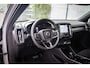 Volvo EX40 Single Motor Ext. Range Ultra Black Edition | Europa | Harman Kardon audio | 20" | Schuif-/kanteldak | Getint Glas | Elektrische stoelverstelling | Nubuck bekleding | Adaptive Cruise Control | Dodehoekdetectie |
