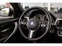 BMW 3-Serie Touring 318i Corporate Lease Executive | M Sport pakket | Stoelverwarming | LED | Navigatie Professional | Bluetooth | Sportstoelen | M-sportstuur | PDC | Shadow Line