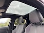 Peugeot 208 1.2 Hybrid 136 e-DCS6 GT Afneembare Trekhaak | Panorama Dak | Camera Voor + Achter | 17" Lichtmetaal | LED | Navigatie | Achteruitrijcamera | Afneembare Trekhaak | Apple Carplay/Android Auto|telefoonintegratie premium