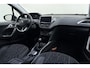 Peugeot 2008 1.2 Turbo 110pk PureTech Blue Lion | Navigatie | Trekhaak | Airco | Apple Carplay/Android Auto | Bluetooth | Cruise control | DAB+ | Dakrails | Getinte ramen