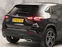 Mercedes-Benz GLA 200 AMG Sport 163Pk Automaat (PANORAMADAK, GROOT NAVI, SFEERVERLICHTING, CAMERA, SPORTSTOELEN, STOELVERWARMING, GETINT GLAS, NIEUWSTAAT)