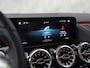 Mercedes-Benz GLA 200 AMG Sport 163Pk Automaat (PANORAMADAK, GROOT NAVI, SFEERVERLICHTING, CAMERA, SPORTSTOELEN, STOELVERWARMING, GETINT GLAS, NIEUWSTAAT)