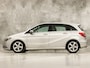 Mercedes-Benz B-klasse 180 Sport Automaat (PANORAMADAK, GROOT NAVI, CLIMATE, SPORTSTOELEN, LEDER, XENON, CRUISE, NIEUWE APK, NIEUWSTAAT)