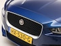 Jaguar XE 2.0 Portfolio 241Pk Automaat (NAVIGATIE, MERIDIAN AUDIO, LEDER, ELEK SPORTSTOELEN, LANE ASSIST, STUURWIEL VERWARMD, ZWART HEMEL, NIEUWSTAAT)