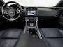 Jaguar XE 2.0 Portfolio 241Pk Automaat (NAVIGATIE, MERIDIAN AUDIO, LEDER, ELEK SPORTSTOELEN, LANE ASSIST, STUURWIEL VERWARMD, ZWART HEMEL, NIEUWSTAAT)
