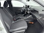 Peugeot 208 Active Pack 75pk | Navigatie via Apple Carplay en Android auto | Airco | Cruise control | Lichtmetalen velgen Parkeersensoren achter