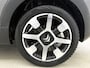 Citroën C3 Shine 110pk Automaat | Navigatie | Achteruitrijcamera | Climate Control | Cruise Control | Parkeersensoren | DAB+ radio | Apple Carplay / Android Auto | Bluetooth | Elektrisch inklapbare spiegels | Afwijkende dakkleur | Donker getint glas | Trekhaak | 17" lichtmetalen velgen |