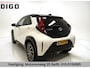 Toyota Aygo X 1.0 AUTOMAAT BI-TONE GARANTIE TOT 08-2032! . ACHTERUITRIJ CAMERA . SLECHTS 38.000 KM . APPLE CARPLAY & ANDRIOD AUTO