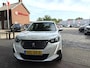 Peugeot 2008 1.2 Benzine 100 Pk. Allure * Navigatie * L.M. Velgen met Vierseizoenenbanden * Achteruitrij Camera * Vingerhoets; Vierde Generatie Eersteklas Service. Al meer dan 100 jaar een begrip in de Brabantse Kempen