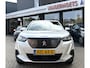 Peugeot 2008 1.2 Benzine 100 Pk. Allure * Navigatie * L.M. Velgen met Vierseizoenenbanden * Achteruitrij Camera * Vingerhoets; Vierde Generatie Eersteklas Service. Al meer dan 100 jaar een begrip in de Brabantse Kempen