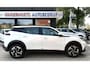 Peugeot 2008 1.2 Benzine 100 Pk. Allure * Navigatie * L.M. Velgen met Vierseizoenenbanden * Achteruitrij Camera * Vingerhoets; Vierde Generatie Eersteklas Service. Al meer dan 100 jaar een begrip in de Brabantse Kempen