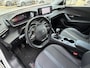 Peugeot 2008 1.2 Benzine 100 Pk. Allure * Navigatie * L.M. Velgen met Vierseizoenenbanden * Achteruitrij Camera * Vingerhoets; Vierde Generatie Eersteklas Service. Al meer dan 100 jaar een begrip in de Brabantse Kempen