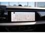 Porsche Macan 4 S 100 kWh | 449PK | IJsgrau Metallic | Luchtvering | Panoramadak | Sport Chrono Pakket | Trekhaak | Porsche Innodrive | Bose audio | Surround View | Matrix Led | 18 Voudige Sportstoelen | 21'' Lichtmetaal |