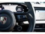 Porsche Macan 4 S 100 kWh | 449PK | IJsgrau Metallic | Luchtvering | Panoramadak | Sport Chrono Pakket | Trekhaak | Porsche Innodrive | Bose audio | Surround View | Matrix Led | 18 Voudige Sportstoelen | 21'' Lichtmetaal |