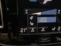 Volvo XC40 1.5 T5 Plug-in hybrid Ultimate Dark | Apple carplay | Panodak | H&K | Stoelen + klep elektr. | Cruise | LED