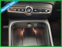 Volvo XC40 1.5 T5 Plug-in hybrid Ultimate Dark | Apple carplay | Panodak | H&K | Stoelen + klep elektr. | Cruise | LED