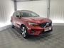 Volvo XC40 1.5 T5 Plug-in hybrid Ultimate Dark | Apple carplay | Panodak | H&K | Stoelen + klep elektr. | Cruise | LED
