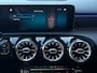 Mercedes-Benz A-klasse 200 | Widescreen | Carplay | Sfeerverlichting | AMG velgen | Camera | Stoelver. | Dealer onderhouden | A200