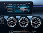 Mercedes-Benz A-klasse 200 | Widescreen | Carplay | Sfeerverlichting | AMG velgen | Camera | Stoelver. | Dealer onderhouden | A200