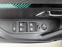 Peugeot 2008 1.2 130pk Allure Pack Automaat | Navigatie | Apple Carplay/Android Auto | Climate Control | Stoelverwarming | Adaptieve Cruise Control | 17"LMV | LED | Camera |