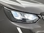 Peugeot 2008 1.2 130pk Allure Pack Automaat | Navigatie | Apple Carplay/Android Auto | Climate Control | Stoelverwarming | Adaptieve Cruise Control | 17"LMV | LED | Camera |