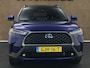 Toyota Corolla Cross 2.0 High Power Hybrid First Edition - CAMERA - LENDENSTEUN BESTUURDERSSTOEL - 18 INCH LICHT METALEN VELGEN - PANORAMADAK - 4 SEIZOENENBANDEN - PARKEERSENSOREN VOOR/ ACHTER - NAVIGATIE - CLIMATE CONTROL - VOORSTOELEN VERWARMD - STUUR VERWARMD - ELEKTRISCHE ACHTERKLEP