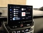 Toyota Corolla Cross 2.0 High Power Hybrid First Edition - CAMERA - LENDENSTEUN BESTUURDERSSTOEL - 18 INCH LICHT METALEN VELGEN - PANORAMADAK - 4 SEIZOENENBANDEN - PARKEERSENSOREN VOOR/ ACHTER - NAVIGATIE - CLIMATE CONTROL - VOORSTOELEN VERWARMD - STUUR VERWARMD - ELEKTRISCHE ACHTERKLEP