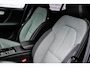 Volvo XC40 2.0 B4 Plus Dark | Trekhaak | Lichtmetalen Velgen 19 inch | All-Season banden | Harman Kardon Audio | Achteruitrijcamera | Parkeersensoren | Keyless Entry | Elektrische Achterklep | Elektrisch Verstelbare Voorstoelen | Stoelverwarming | Google Navigatie | Apple Carplay | Android Auto