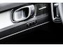Volvo XC40 2.0 B4 Plus Dark | Trekhaak | Lichtmetalen Velgen 19 inch | All-Season banden | Harman Kardon Audio | Achteruitrijcamera | Parkeersensoren | Keyless Entry | Elektrische Achterklep | Elektrisch Verstelbare Voorstoelen | Stoelverwarming | Google Navigatie | Apple Carplay | Android Auto