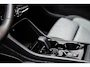 Volvo XC40 2.0 B4 Plus Dark | Trekhaak | Lichtmetalen Velgen 19 inch | All-Season banden | Harman Kardon Audio | Achteruitrijcamera | Parkeersensoren | Keyless Entry | Elektrische Achterklep | Elektrisch Verstelbare Voorstoelen | Stoelverwarming | Google Navigatie | Apple Carplay | Android Auto
