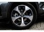 Volvo XC40 2.0 B4 Plus Dark | Trekhaak | Lichtmetalen Velgen 19 inch | All-Season banden | Harman Kardon Audio | Achteruitrijcamera | Parkeersensoren | Keyless Entry | Elektrische Achterklep | Elektrisch Verstelbare Voorstoelen | Stoelverwarming | Google Navigatie | Apple Carplay | Android Auto