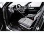 Volvo XC40 2.0 B4 Plus Dark | Trekhaak | Lichtmetalen Velgen 19 inch | All-Season banden | Harman Kardon Audio | Achteruitrijcamera | Parkeersensoren | Keyless Entry | Elektrische Achterklep | Elektrisch Verstelbare Voorstoelen | Stoelverwarming | Google Navigatie | Apple Carplay | Android Auto