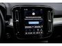 Volvo XC40 2.0 B4 Plus Dark | Trekhaak | Lichtmetalen Velgen 19 inch | All-Season banden | Harman Kardon Audio | Achteruitrijcamera | Parkeersensoren | Keyless Entry | Elektrische Achterklep | Elektrisch Verstelbare Voorstoelen | Stoelverwarming | Google Navigatie | Apple Carplay | Android Auto