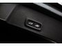 Volvo XC40 2.0 B4 Plus Dark | Trekhaak | Lichtmetalen Velgen 19 inch | All-Season banden | Harman Kardon Audio | Achteruitrijcamera | Parkeersensoren | Keyless Entry | Elektrische Achterklep | Elektrisch Verstelbare Voorstoelen | Stoelverwarming | Google Navigatie | Apple Carplay | Android Auto