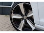 Volkswagen Golf 1.0 TSI Highline Business R | R-Line | Panoramadak | Active Info Display |  LED | Stoelverwarming | Trekhaak | Adaptieve Cruise Control