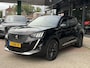 Peugeot 2008 1.2 PureTech GT-Line TREKHAAK | LEDER | AWD | 360 GRADEN CAMERA | STOELVERWARMING | STUURVERWARMING | PANORAMADAK | NAVIGATIE | LED | DODEHOEK DETECTIE | APPLE CARPLAY / ANDROID AUTO | ADAPTIEVE CRUISECONTROL |