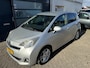 Toyota Verso-S 1.3 VVT-i Dynamic Dealer OH / Nieuwe APK!
