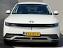 Hyundai Ioniq 5 Lounge 77.4 kWh / SOH 100% / Dealer Onderhouden / WLTP 507 km / CCS Snel Laden / Lederen Bekleding / Stoelventilatie / Elektr. Voorstoelen / Stuur-, Stoel- & Achterbankverwarming / Navi / Apple Carplay & Android Auto / 19" LM wielen /