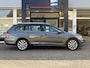 Volkswagen Golf Variant 1.0 TSI Highline / NL-Auto / Adaptieve Cruise-Control / Trekhaak / Apple-Carplay & Android-Auto / Climate-Control / DAB Radio-Bluetooth / Navi / PDC V+A / 17'' LMV / ENZ.