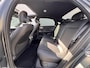 Hyundai Ioniq 6 Lounge 77.4 kWh / Dealer onderhouden / Fabrieksgarantie tot 05-2030 / Accu SoH 100% / Leder / Digitale buitenspiegels / Schuifdak / HUD / Elektrische stoelen & klep / Camera 360° / Stoelventilatie / Stuur-, stoel- & achterbankverwarming / 20" LM wielen & All Season Banden /