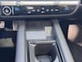 Hyundai Ioniq 6 Lounge 77.4 kWh / Dealer onderhouden / Fabrieksgarantie tot 05-2030 / Accu SoH 100% / Leder / Digitale buitenspiegels / Schuifdak / HUD / Elektrische stoelen & klep / Camera 360° / Stoelventilatie / Stuur-, stoel- & achterbankverwarming / 20" LM wielen & All Season Banden /