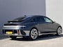 Hyundai Ioniq 6 Lounge 77.4 kWh / Dealer onderhouden / Fabrieksgarantie tot 05-2030 / Accu SoH 100% / Leder / Digitale buitenspiegels / Schuifdak / HUD / Elektrische stoelen & klep / Camera 360° / Stoelventilatie / Stuur-, stoel- & achterbankverwarming / 20" LM wielen & All Season Banden /
